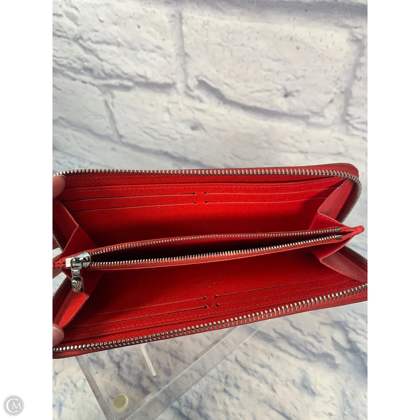 Wallet Luxury Designer By Louis Vuitton, Size: Medium
