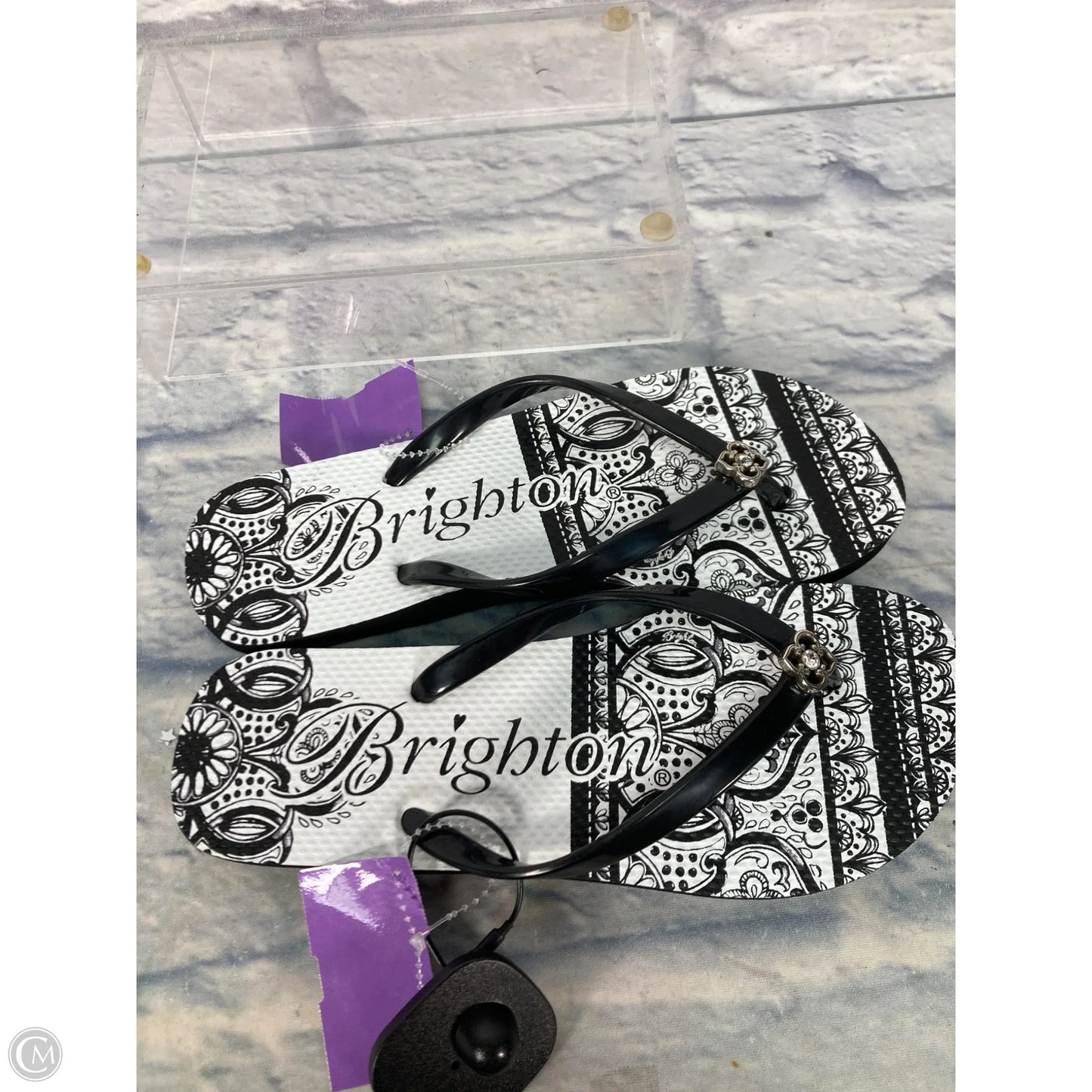 Sandals Flip Flops By Brighton In Black & White, Size: 6