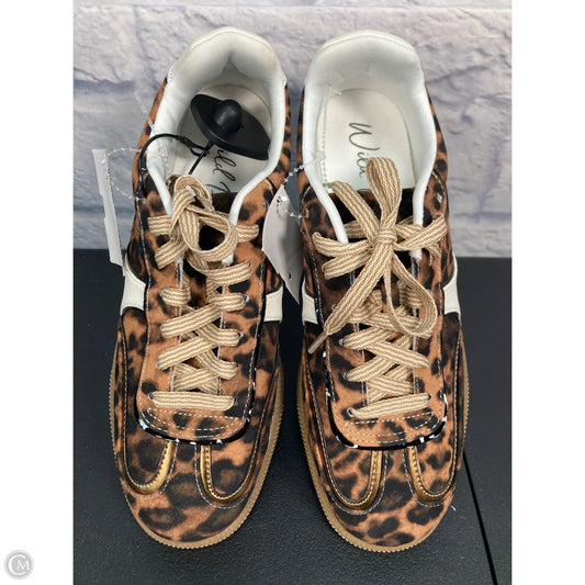 Shoes Sneakers By Clothes Mentor In Animal Print, Size: 7