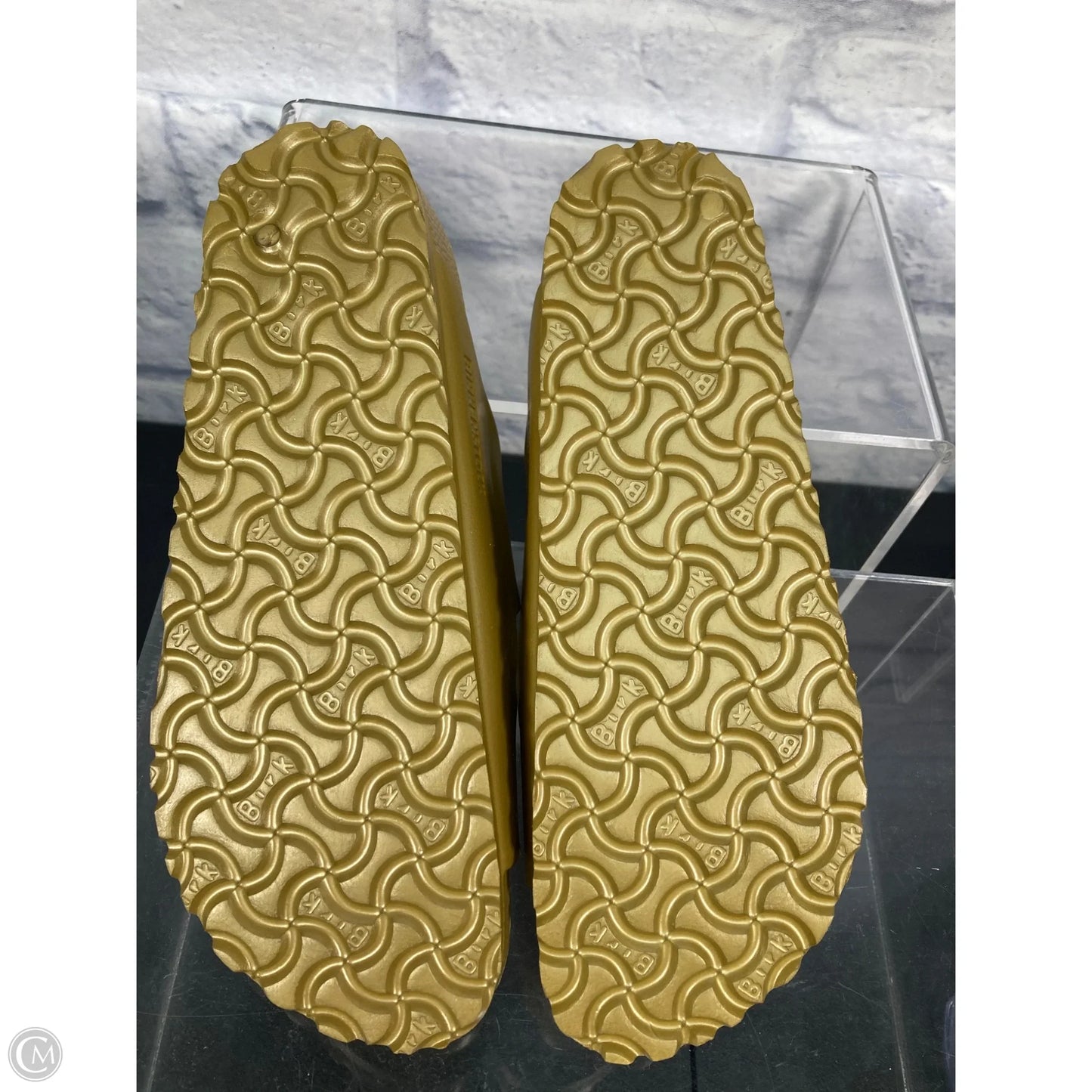Sandals Flats By Birkenstock In Gold, Size: 7.5