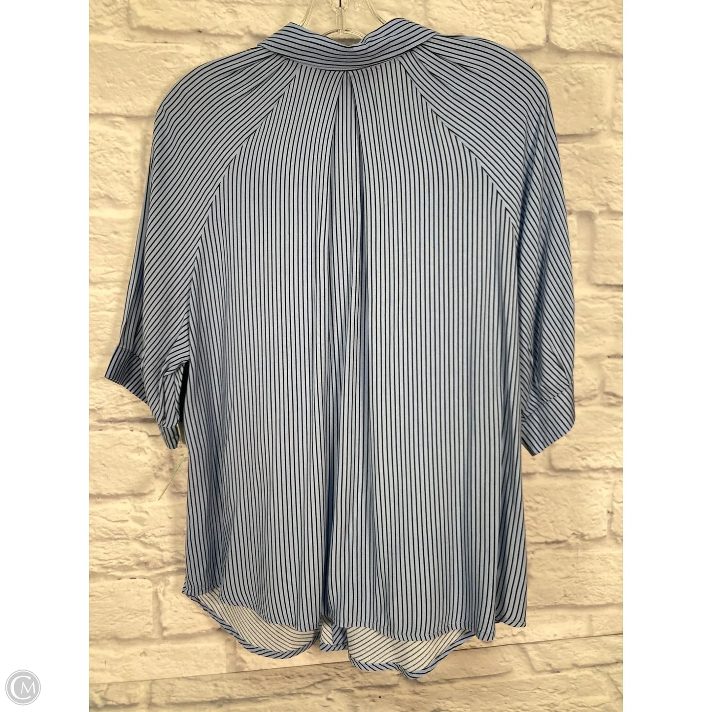 Top Short Sleeve By Clothes Mentor In Black & Blue, Size: M