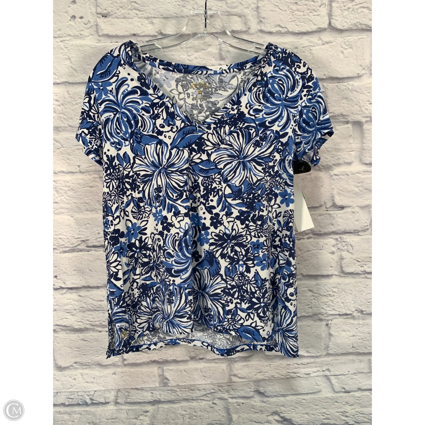 Top Short Sleeve Designer By Lilly Pulitzer In Blue & White, Size: M