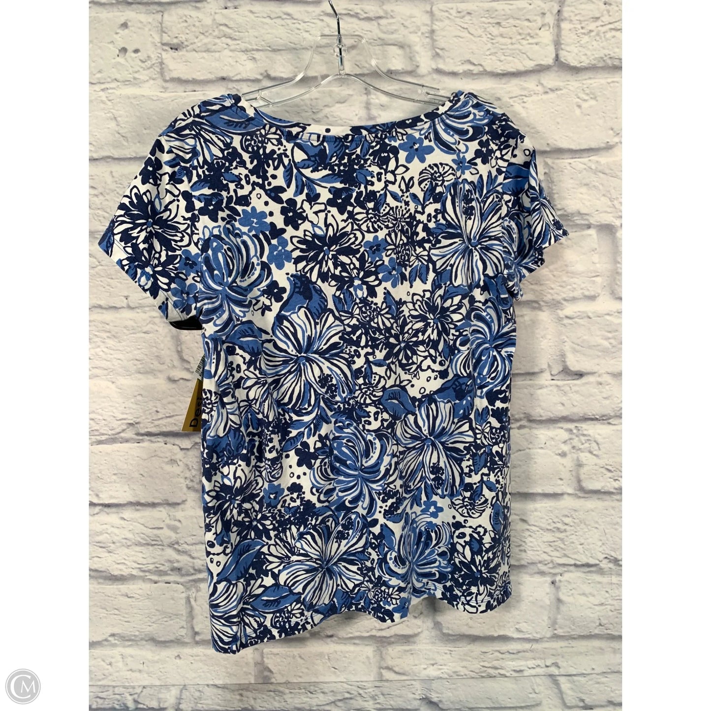 Top Short Sleeve Designer By Lilly Pulitzer In Blue & White, Size: M