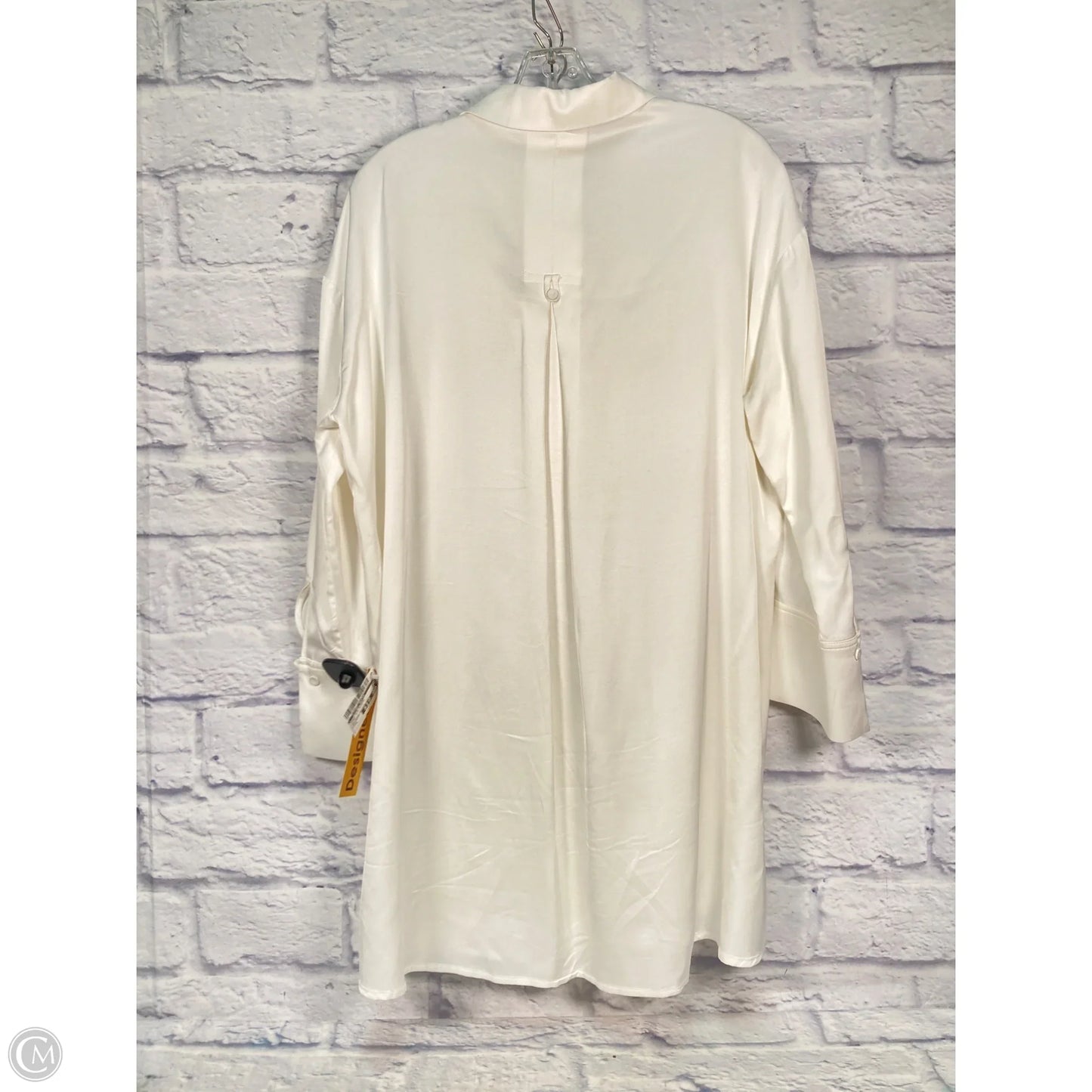 Tunic 3/4 Sleeve By Clothes Mentor In White, Size: S