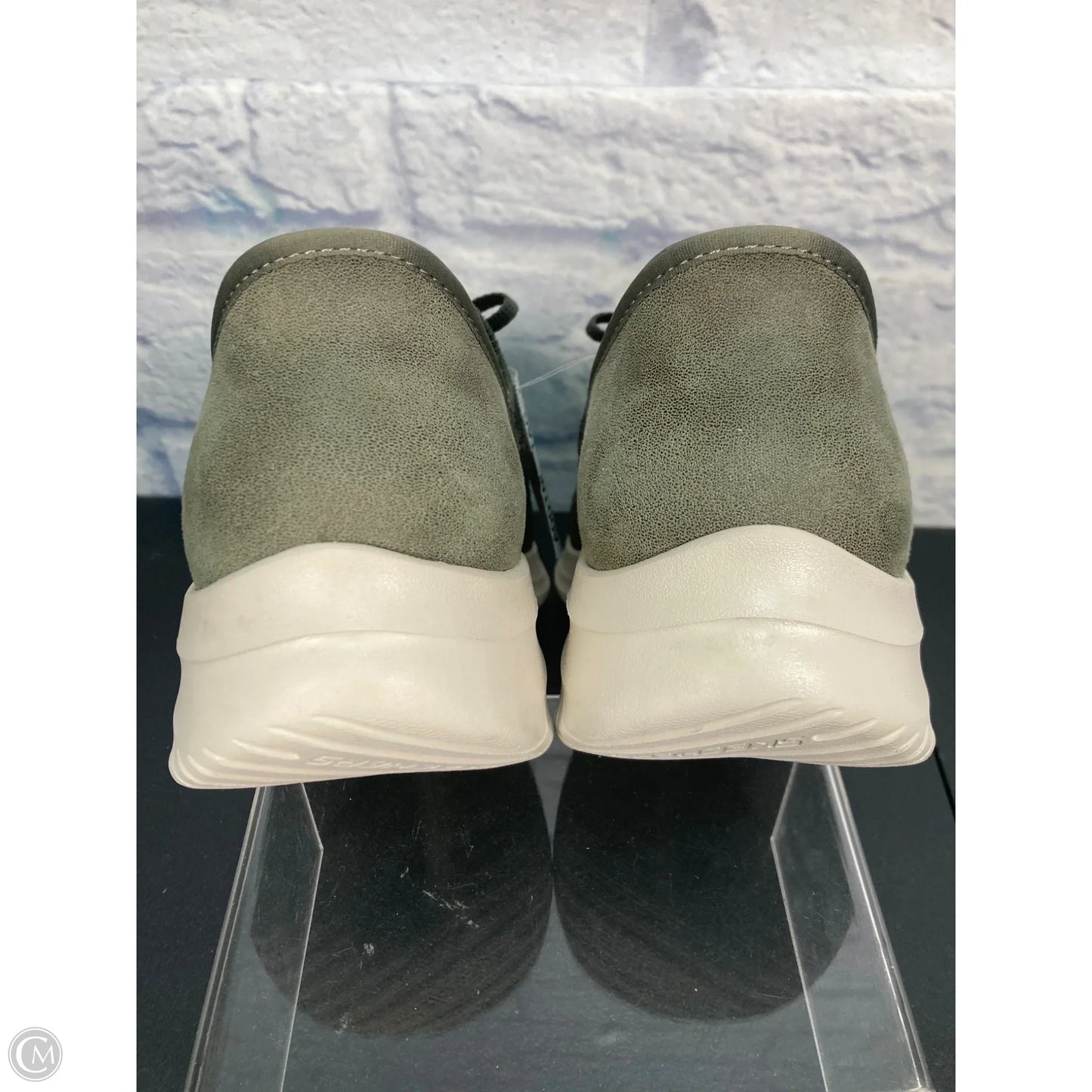 Shoes Sneakers By Skechers In Green, Size: 9