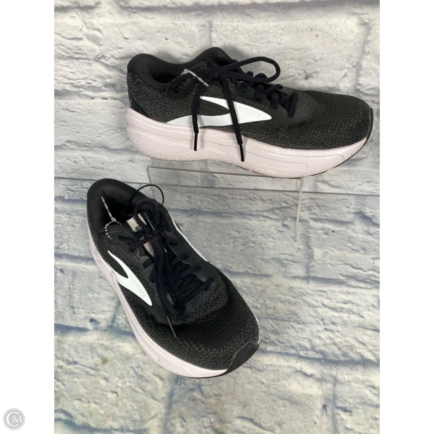 Shoes Athletic By Brooks In Black, Size: 8.5