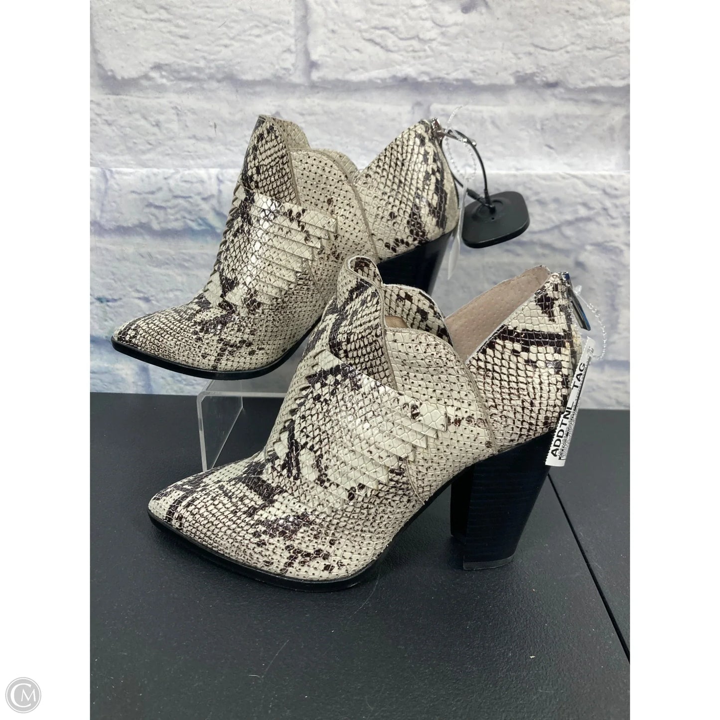 Boots Ankle Heels By Vince Camuto In Snakeskin Print, Size: 7