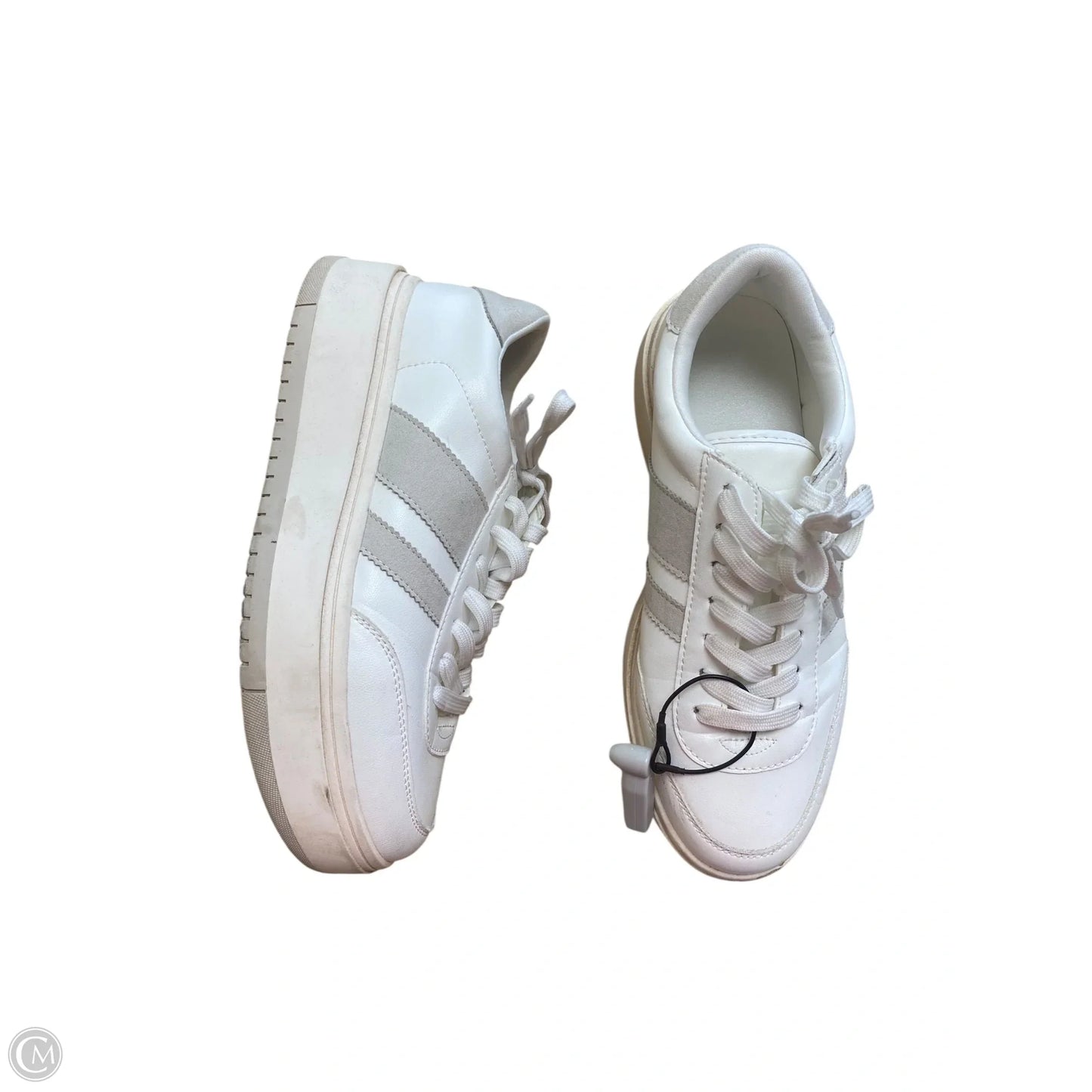 Shoes Sneakers By Clothes Mentor In White, Size: 9