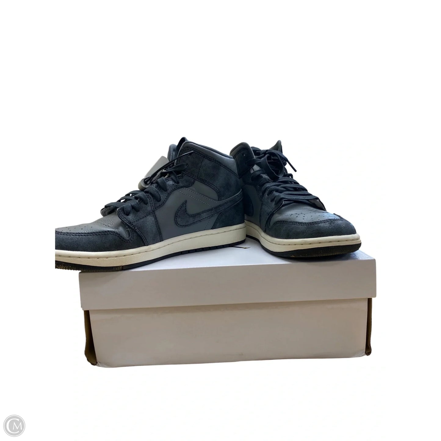 Shoes Sneakers By Nike In Grey, Size: 9.5