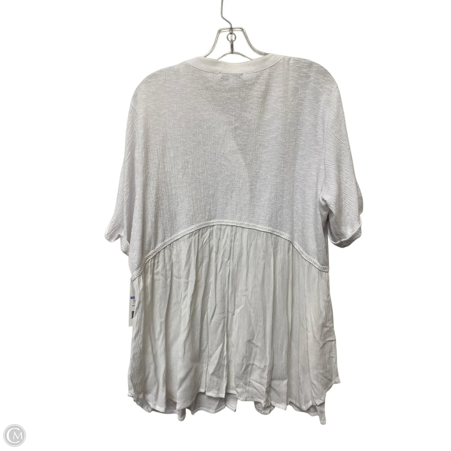 Top Short Sleeve By New Directions In White, Size: 1x