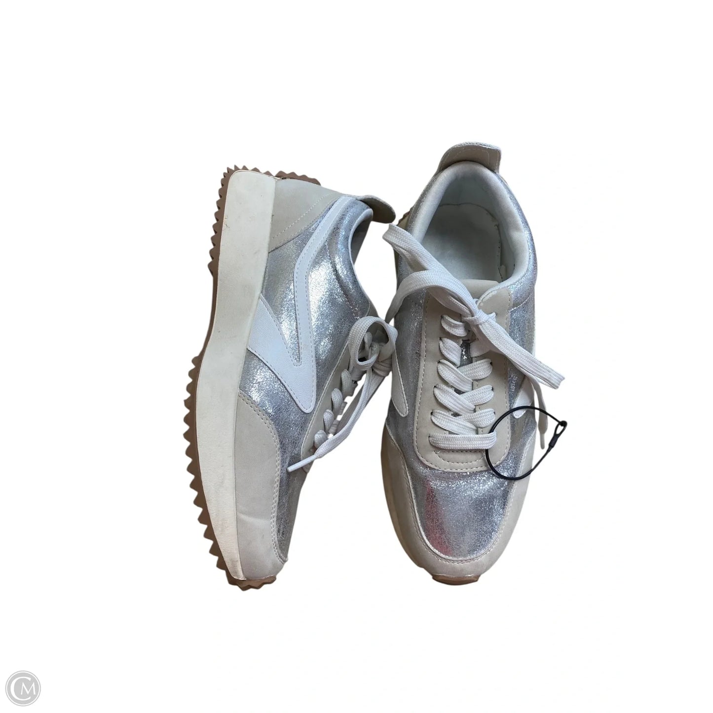 Shoes Sneakers By Clothes Mentor In Silver, Size: 8