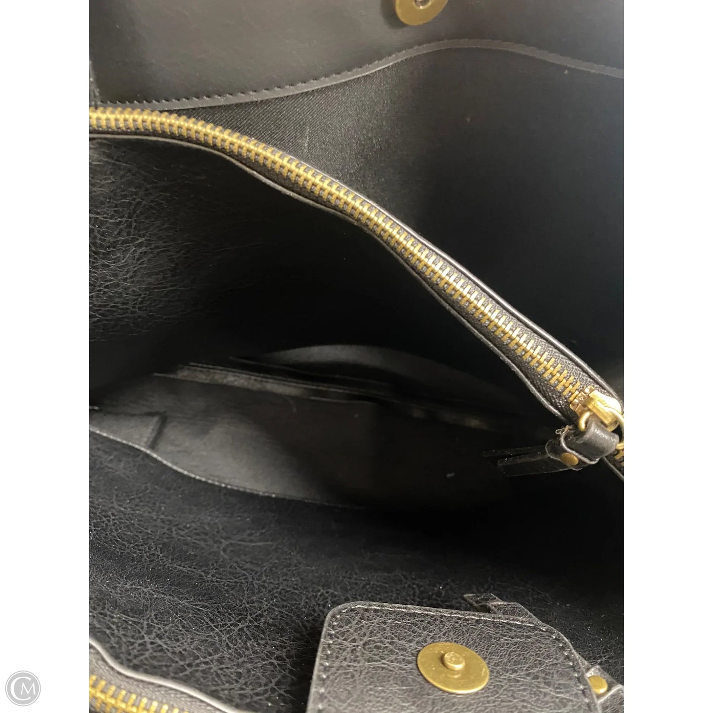 Handbag By Clothes Mentor, Size: Medium