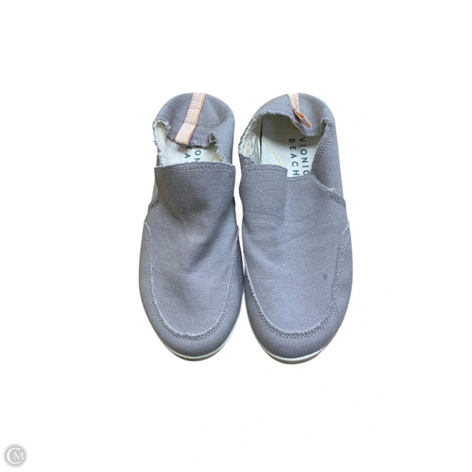 Shoes Flats By Vionic In Grey, Size: 6.5