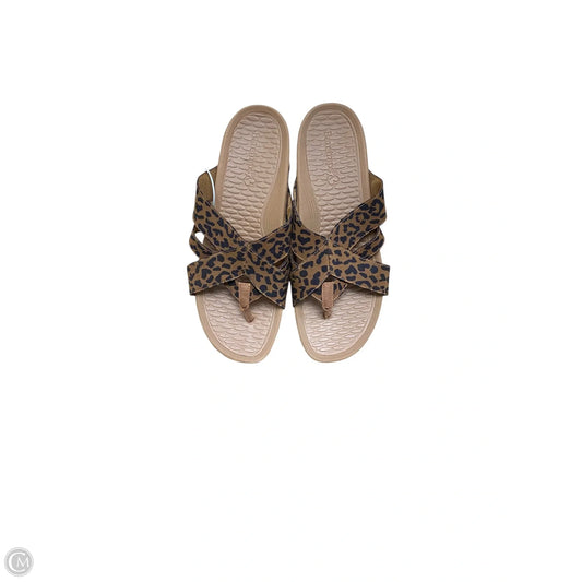 Sandals Flats By Bare Traps In Animal Print, Size: 8.5