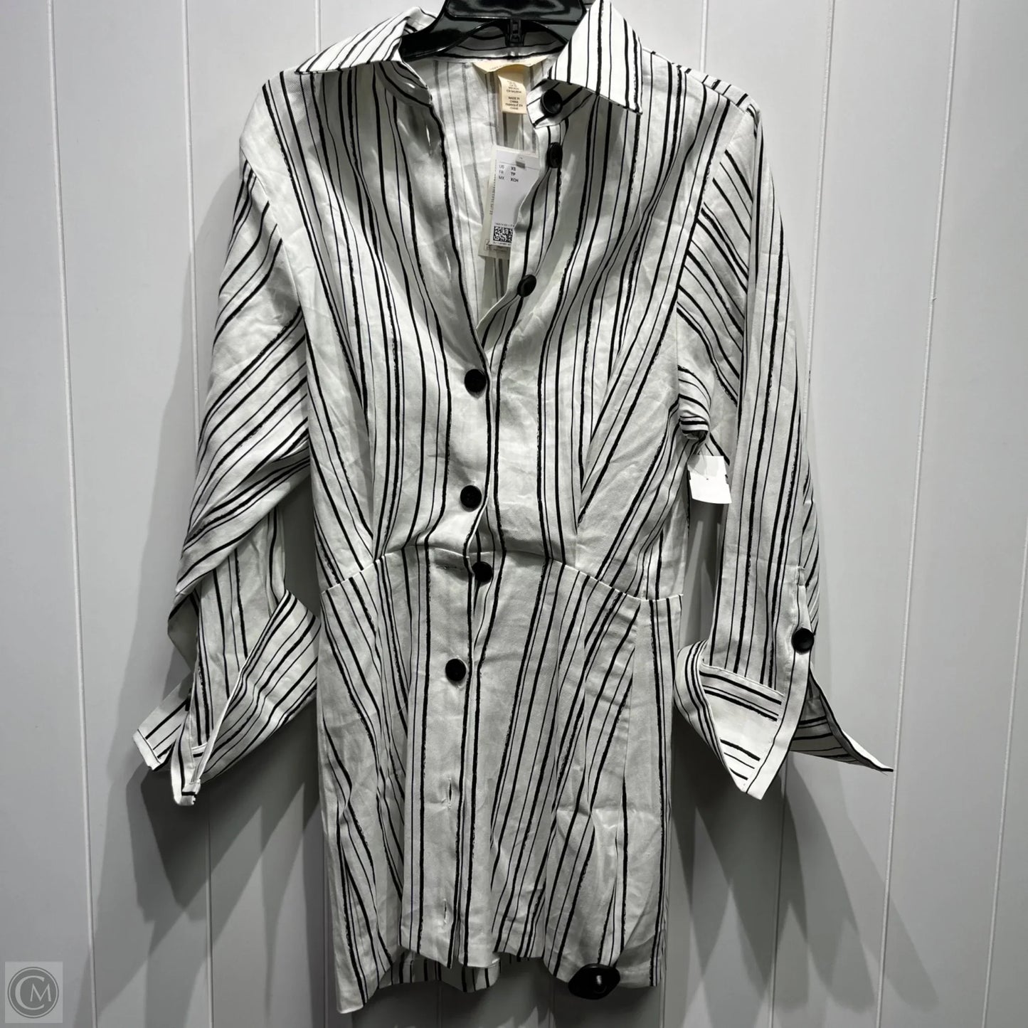 Dress Casual Short By H&m In Black & White, Size: Xs