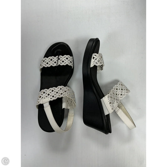 Sandals Heels Wedge By Skechers In Black & White, Size: 8.5