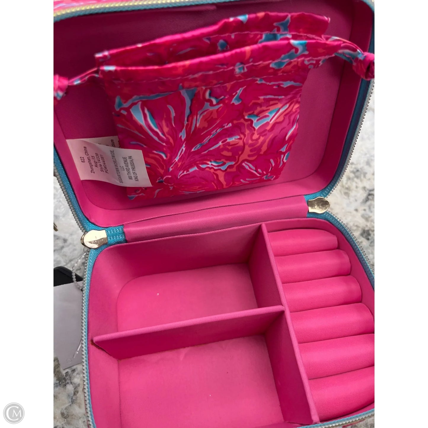 Makeup Bag Designer By Lilly Pulitzer, Size: Medium