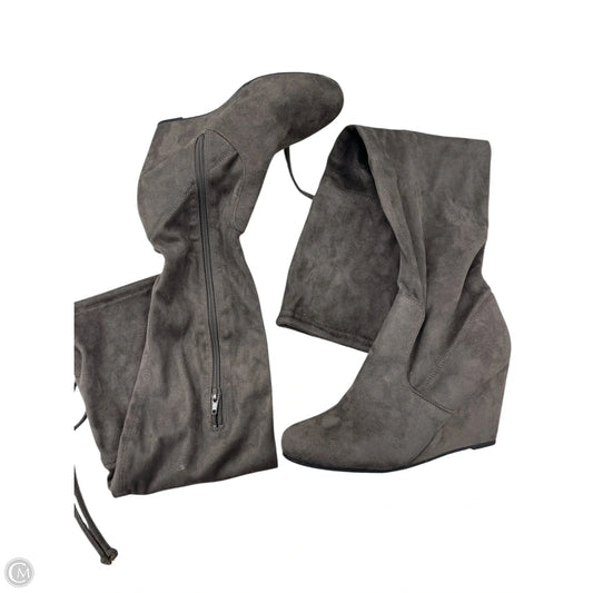 Boots Knee Heels By Francesca's In Grey, Size: 9