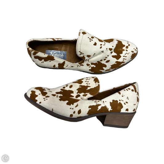 Boots Ankle Flats By Natural Reflections In Cream & Tan, Size: 8.5