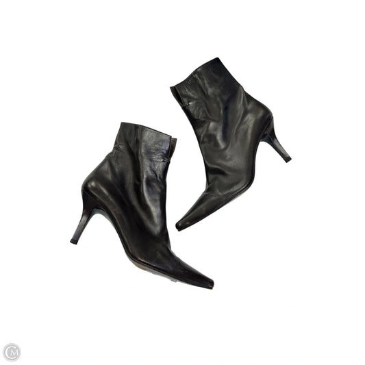 Boots Designer By Stuart Weitzman In Brown, Size: 6