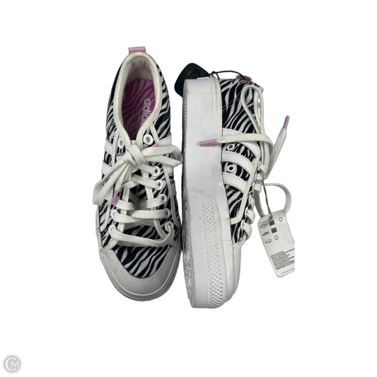Shoes Sneakers By Adidas In Black & White, Size: 8.5