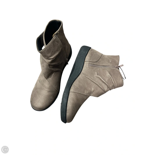 Boots Ankle Flats By Clarks In Brown, Size: 9