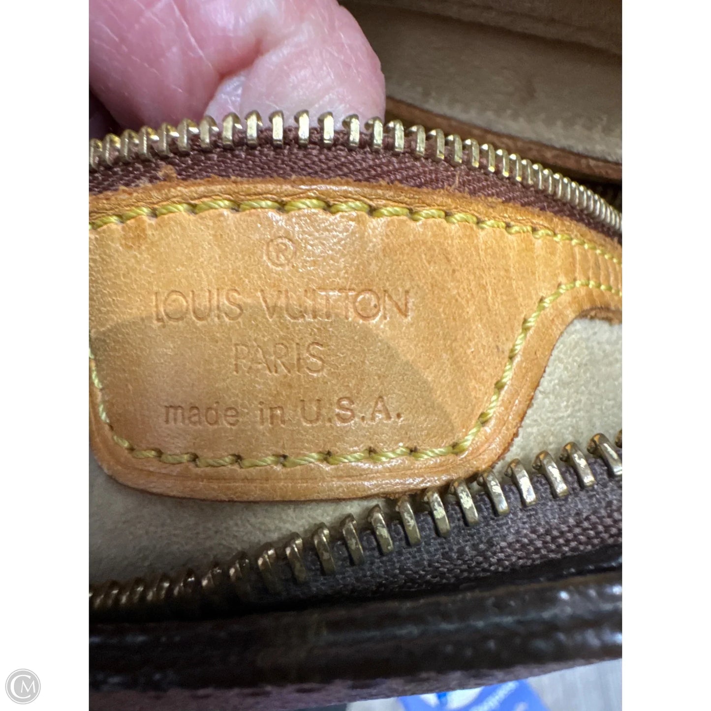 Handbag Luxury Designer By Louis Vuitton, Size: Medium