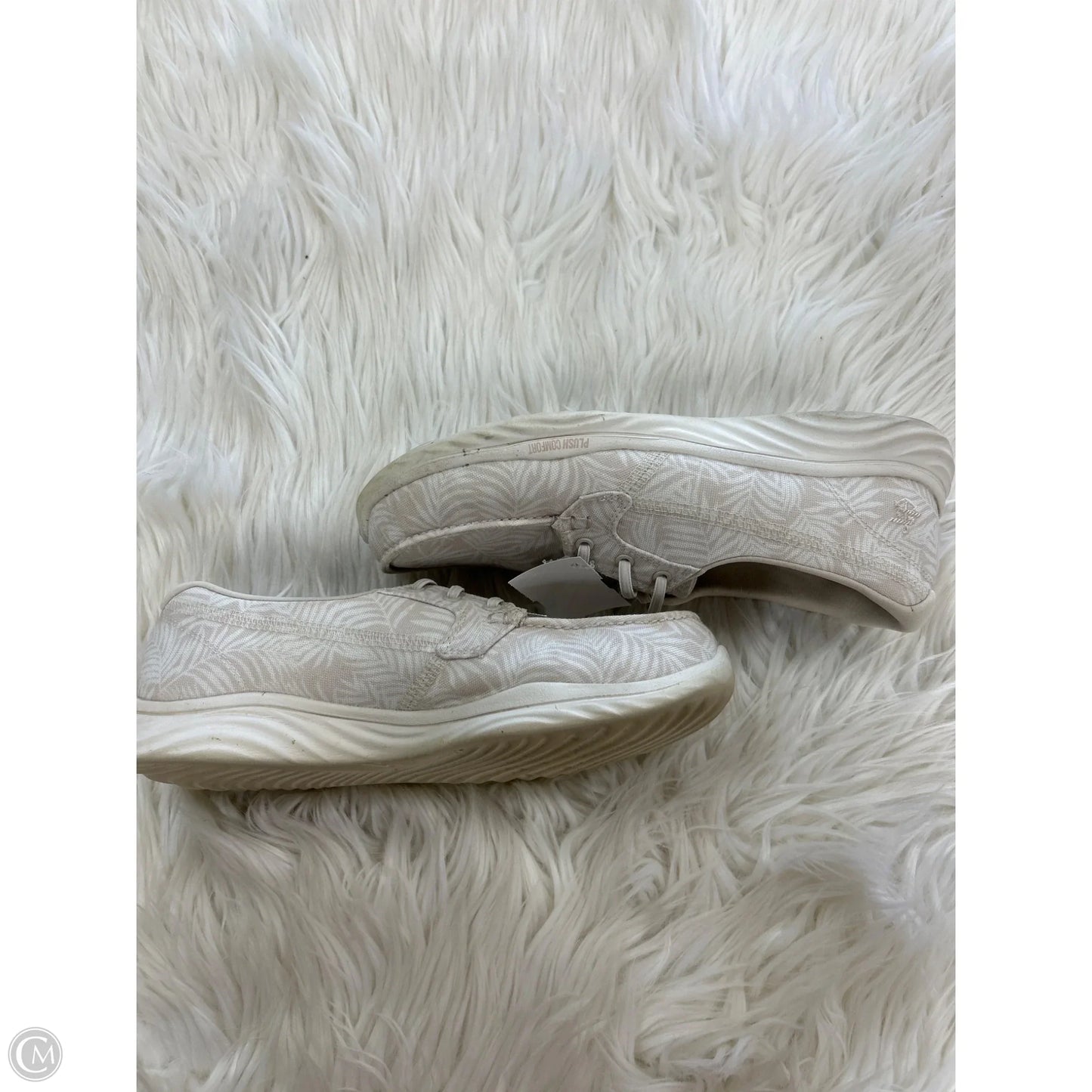 Shoes Flats By Skechers In Cream, Size: 7.5
