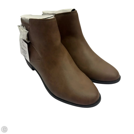 Boots Ankle Flats By St Johns Bay In Brown, Size: 6