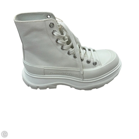 Shoes Luxury Designer By Alexander Mcqueen In White, Size: 9