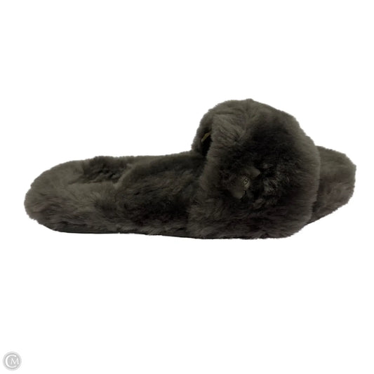 Shoes Designer By Ugg In Grey, Size: 8