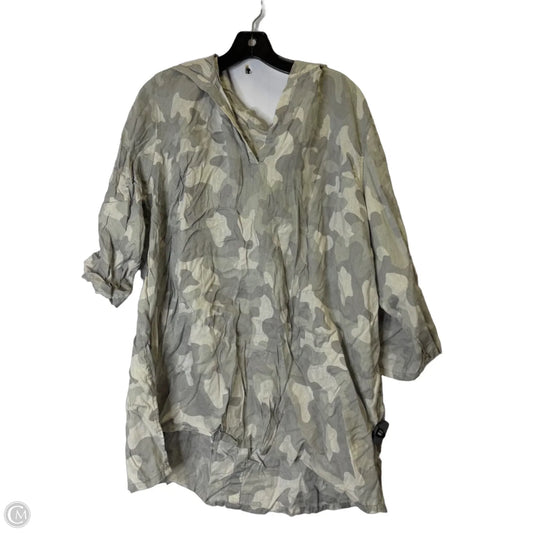 Top Short Sleeve By C And C In Grey, Size: 3x