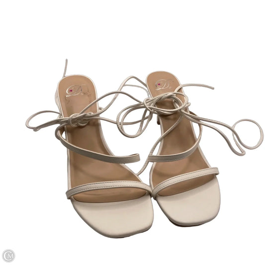 Shoes Heels Kitten By Clothes Mentor In White, Size: 11