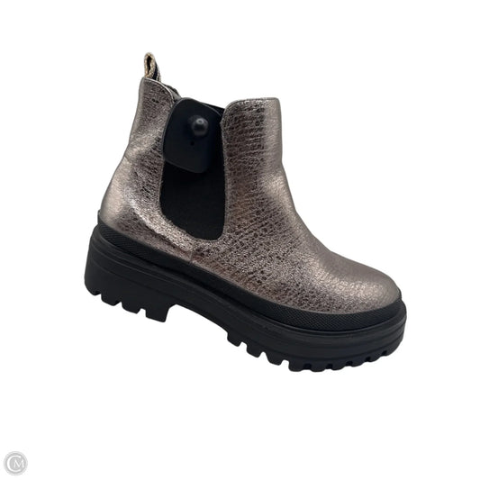 Boots Ankle Flats By Shu Shop In Silver, Size: 8.5