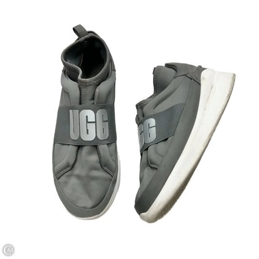 Shoes Designer By Ugg In Grey, Size: 9
