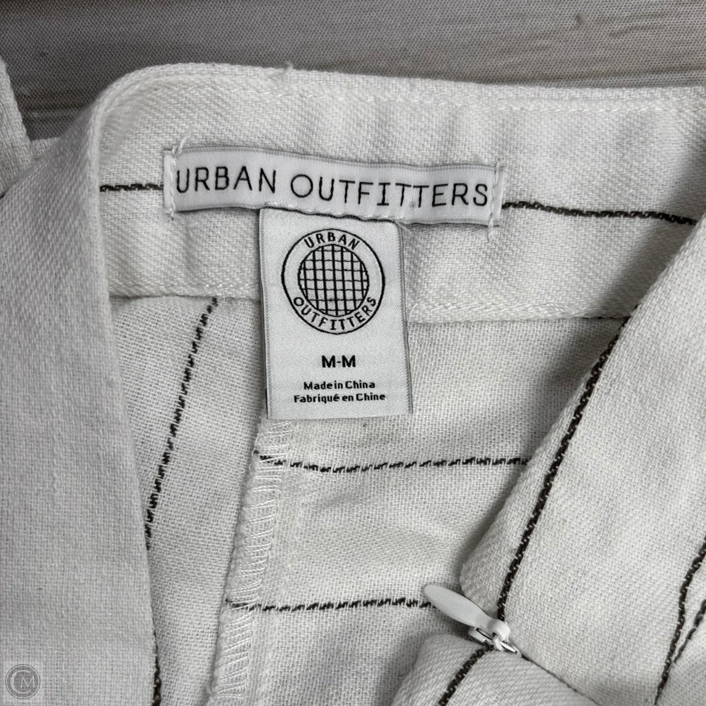 Skirt Mini & Short By Urban Outfitters In White, Size: M