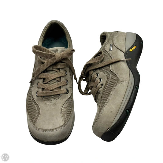 Shoes Sneakers By Dansko In Beige, Size: 7.5