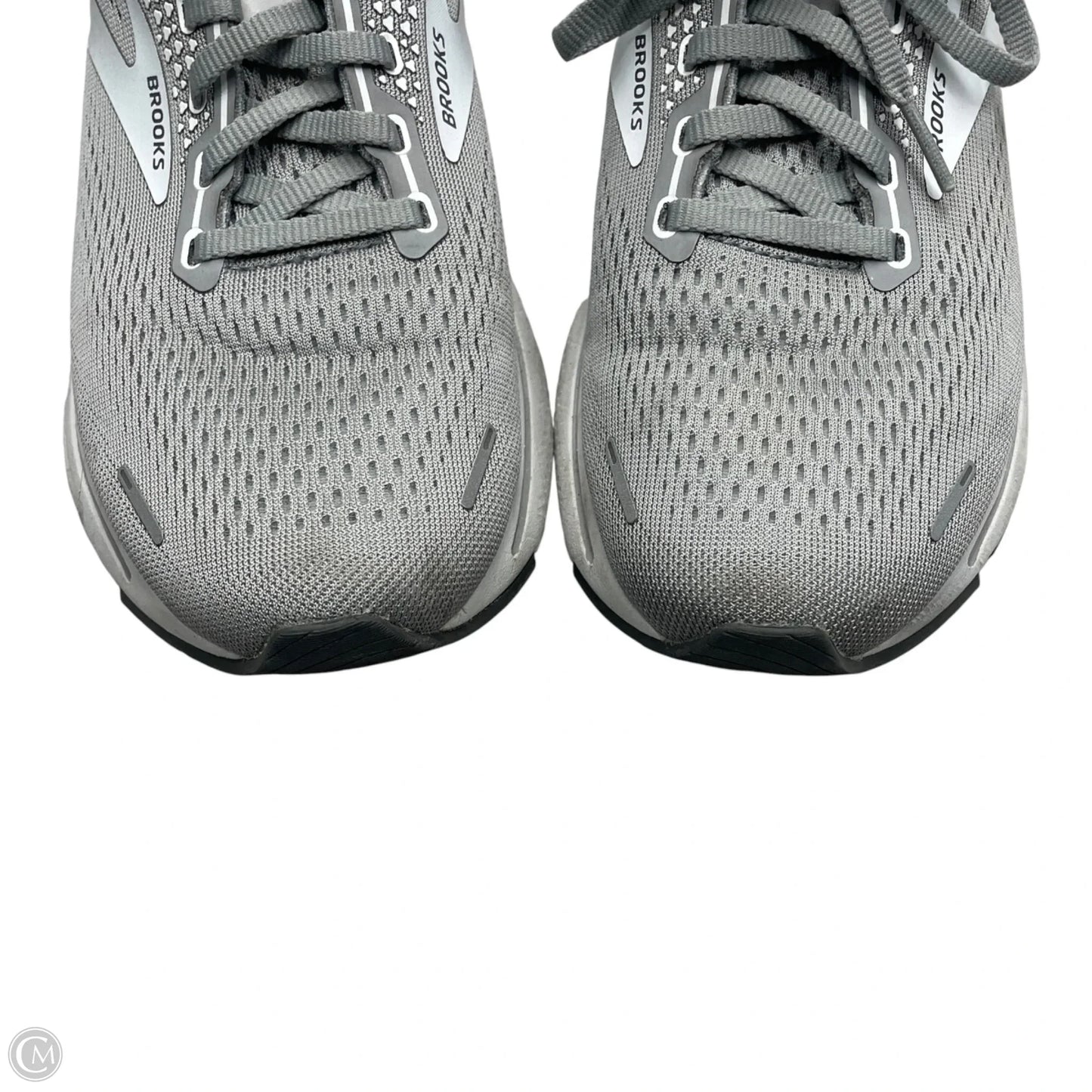 Shoes Athletic By Brooks In Grey & White, Size: 9.5