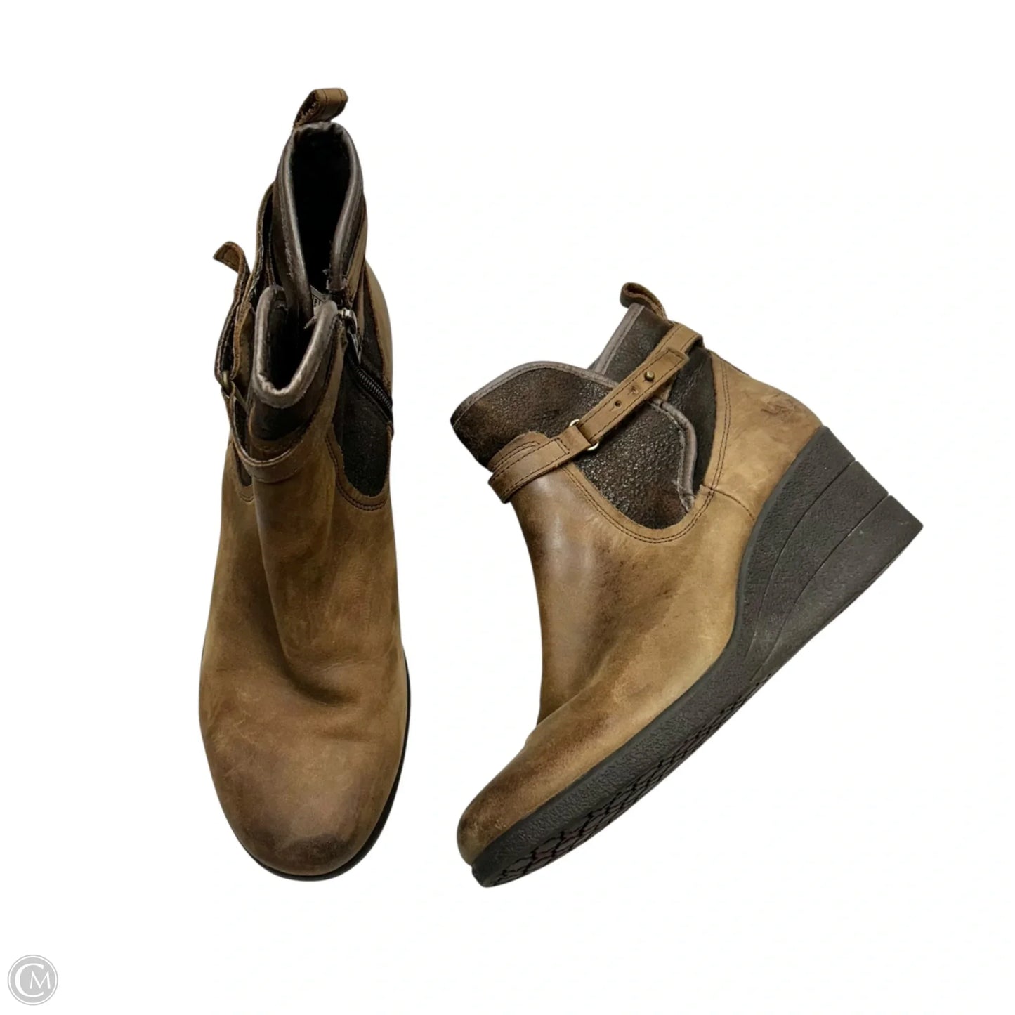 Boots Designer By Ugg In Brown, Size: 9
