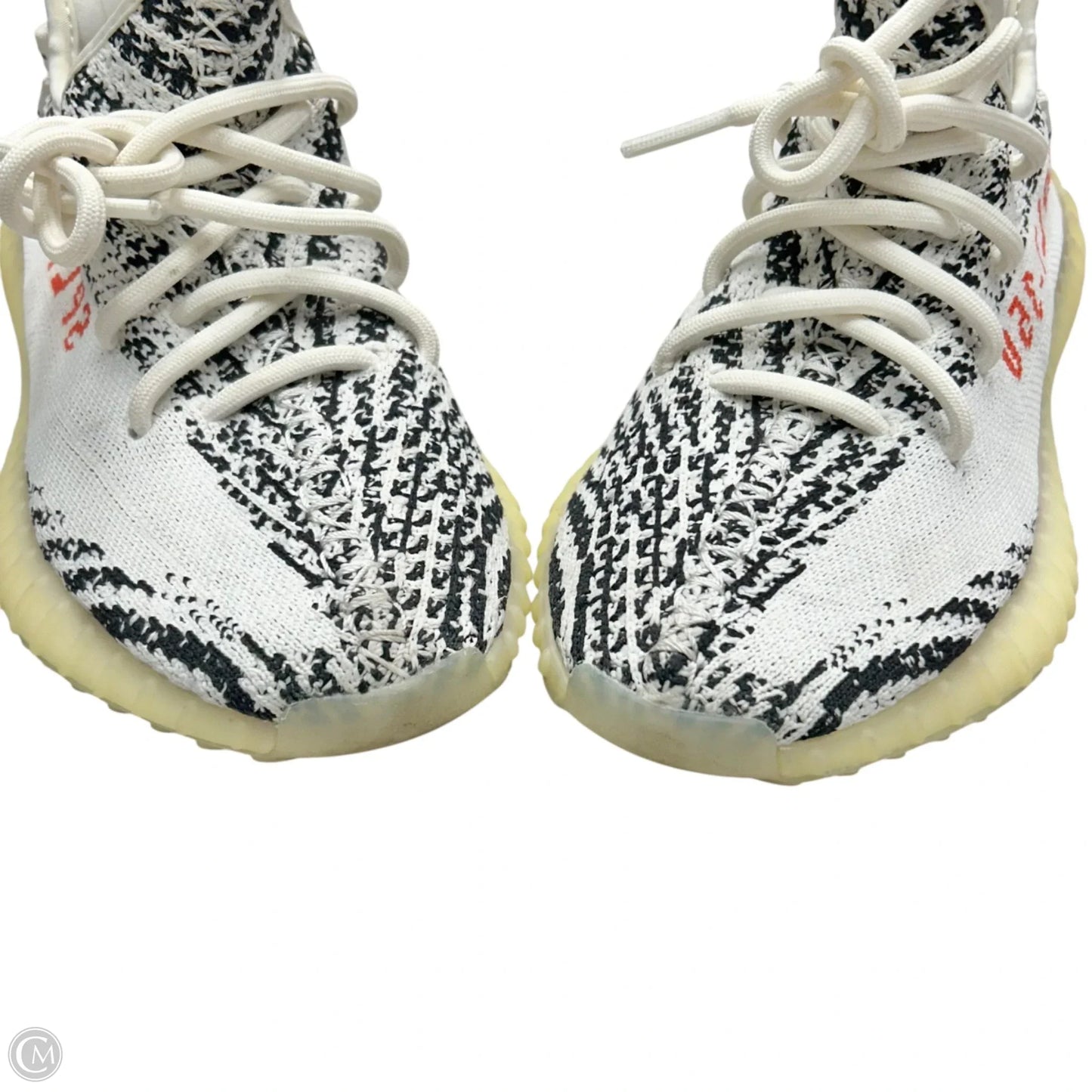 Shoes Luxury Designer By Yeezy In Black & White, Size: 6