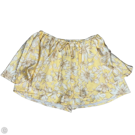 Shorts By Vici In White & Yellow, Size: M