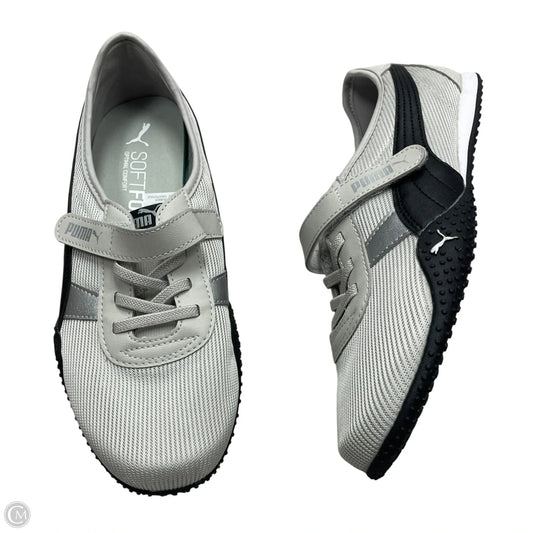 Shoes Sneakers By Puma In Grey, Size: 9