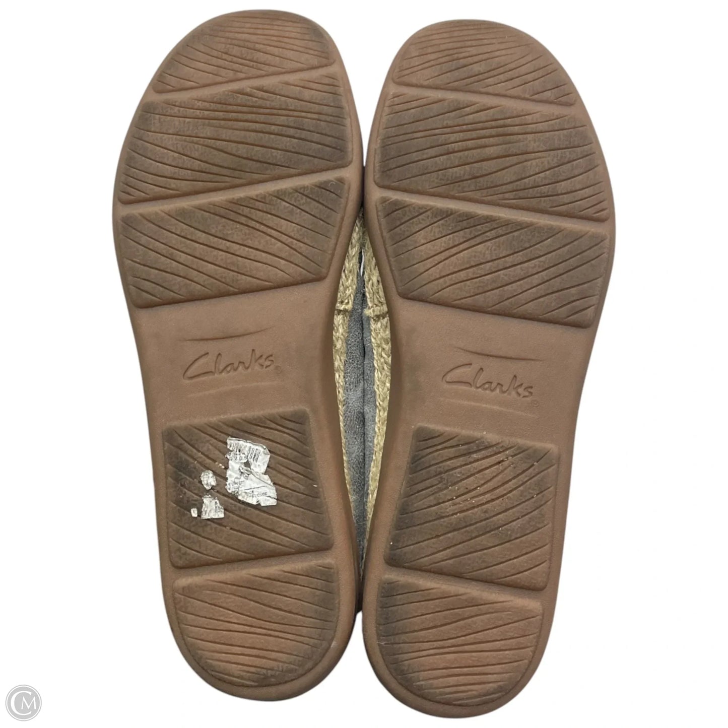 Shoes Flats By Clarks In Silver, Size: 9.5