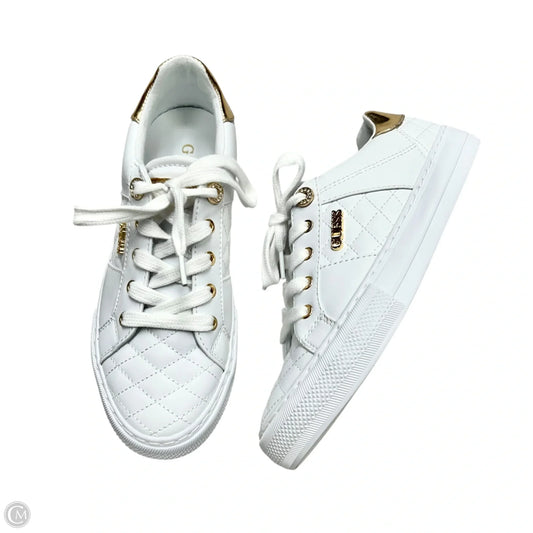 Shoes Sneakers By Guess In White, Size: 7