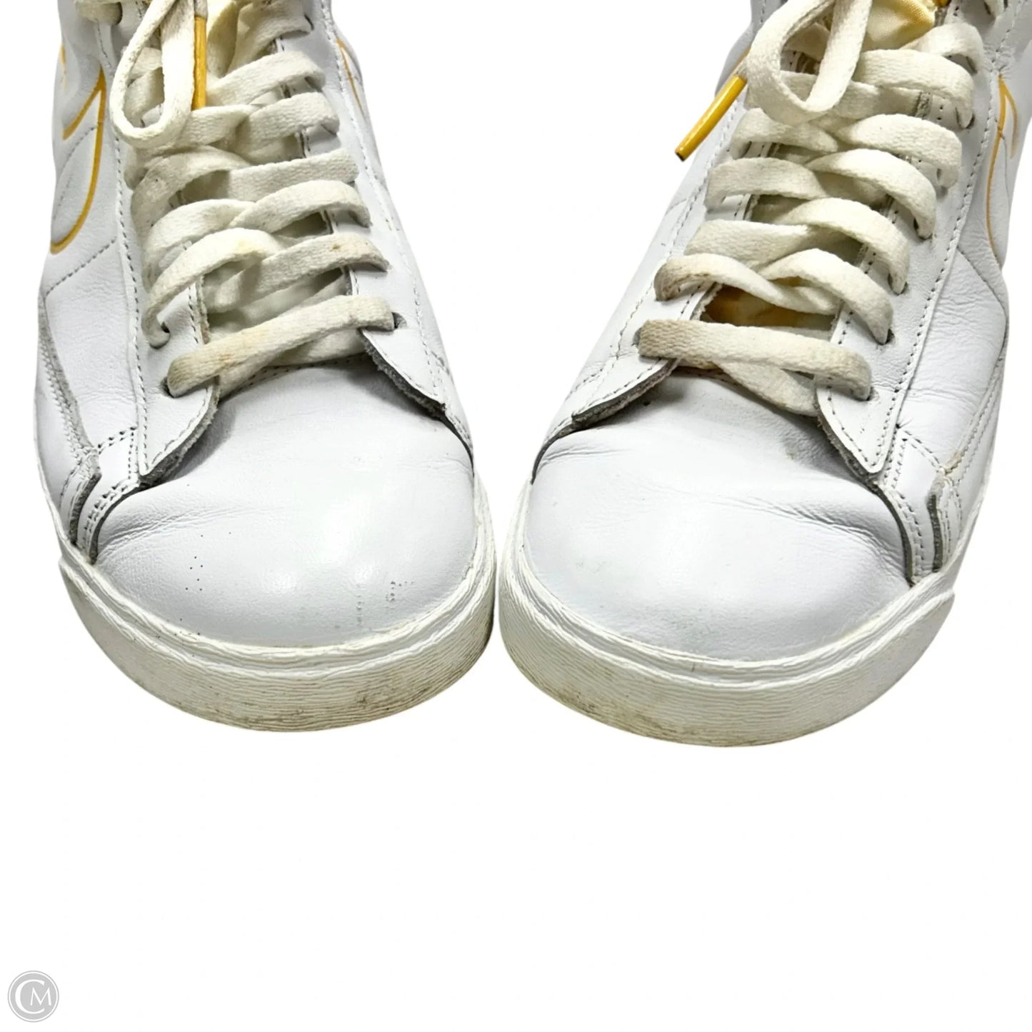 Shoes Sneakers By Nike In White & Yellow, Size: 7