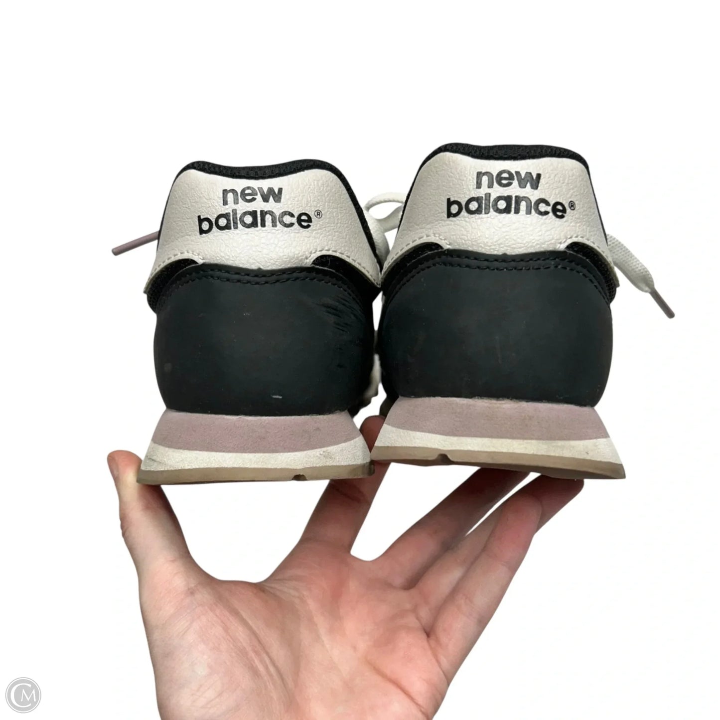 Shoes Athletic By New Balance In Black & White, Size: 8