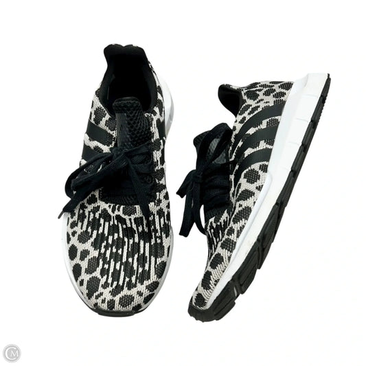 Shoes Athletic By Adidas In Black & White, Size: 5