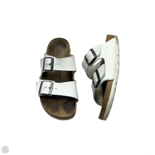 Sandals Flats By Birkenstock In White, Size: 6