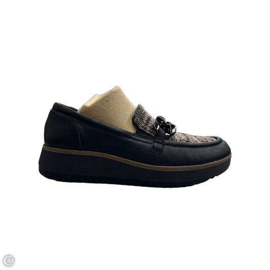 Shoes Flats By Clarks In Black & Brown, Size: 11