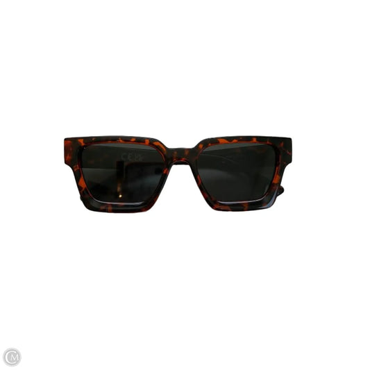 Sunglasses By Clothes Mentor, Size: